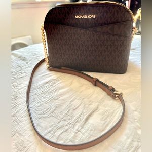 Michael Kors Jet Set Dome Bag